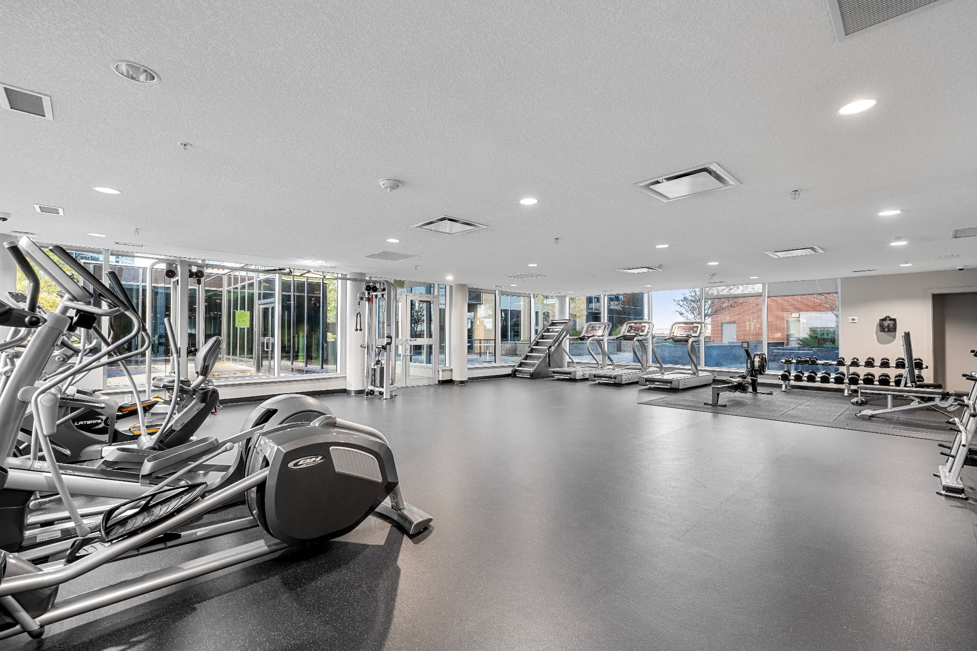 Building fitness centre with city views